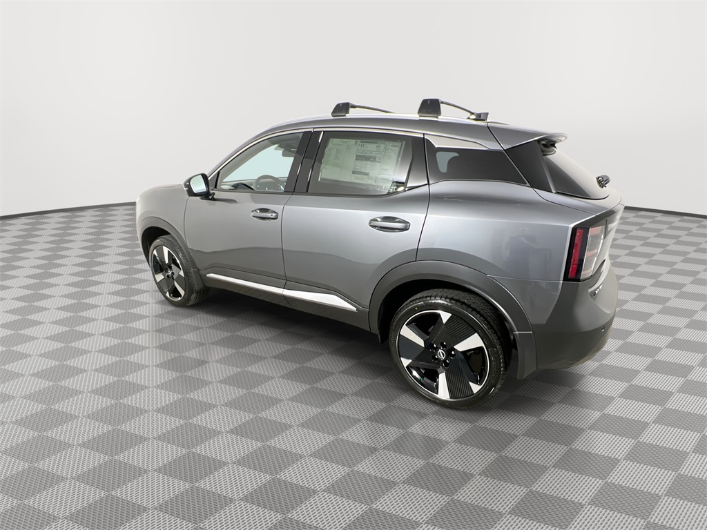 2026 Nissan Kicks SR photo 5