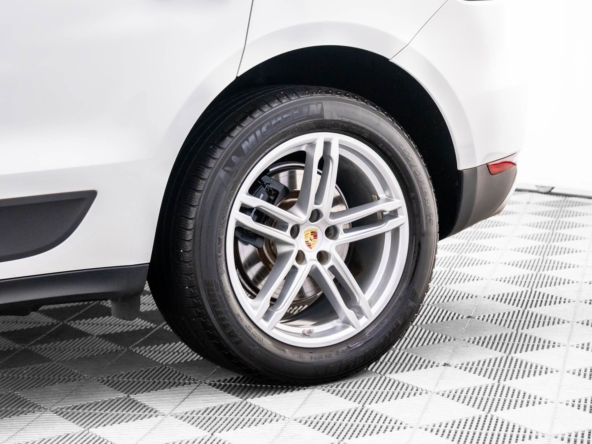 2021 Porsche Macan Base photo 31