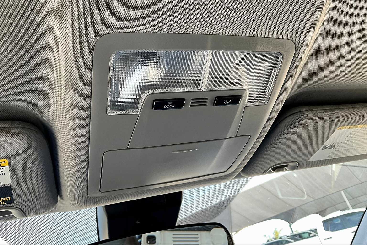 2017 Toyota Highlander LE Plus photo 29