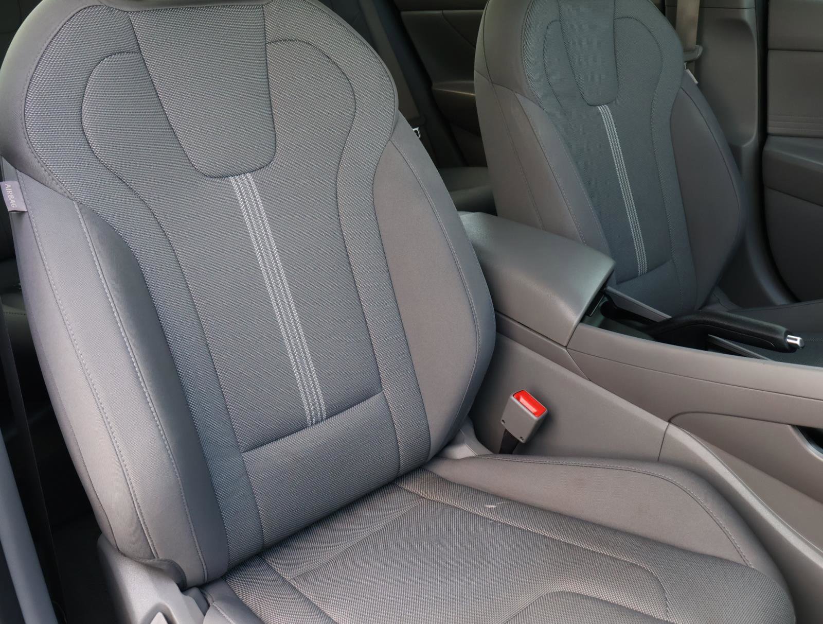 2023 Hyundai Elantra SE photo 16