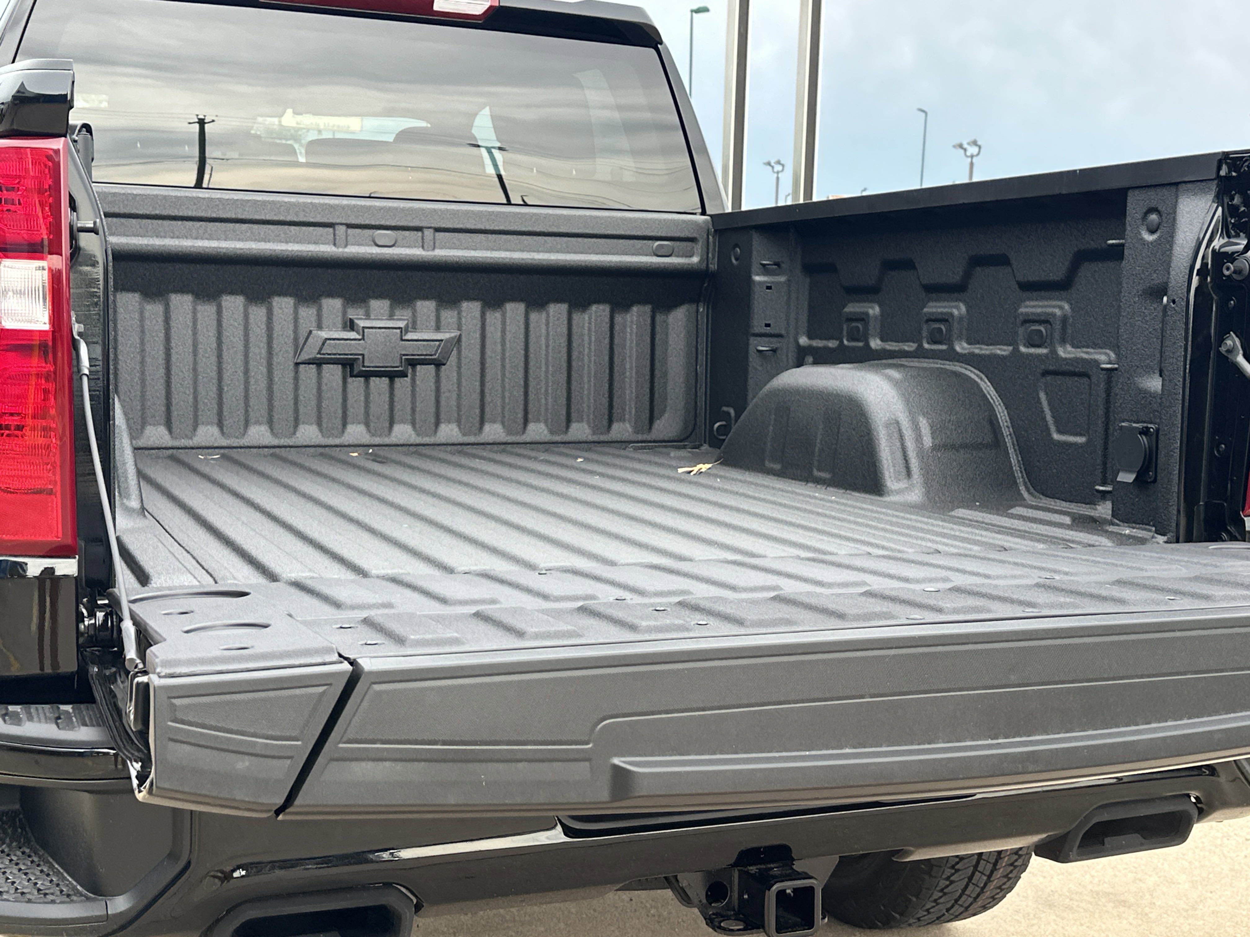 2025 Chevrolet Silverado 1500 Custom Trail Boss photo 4