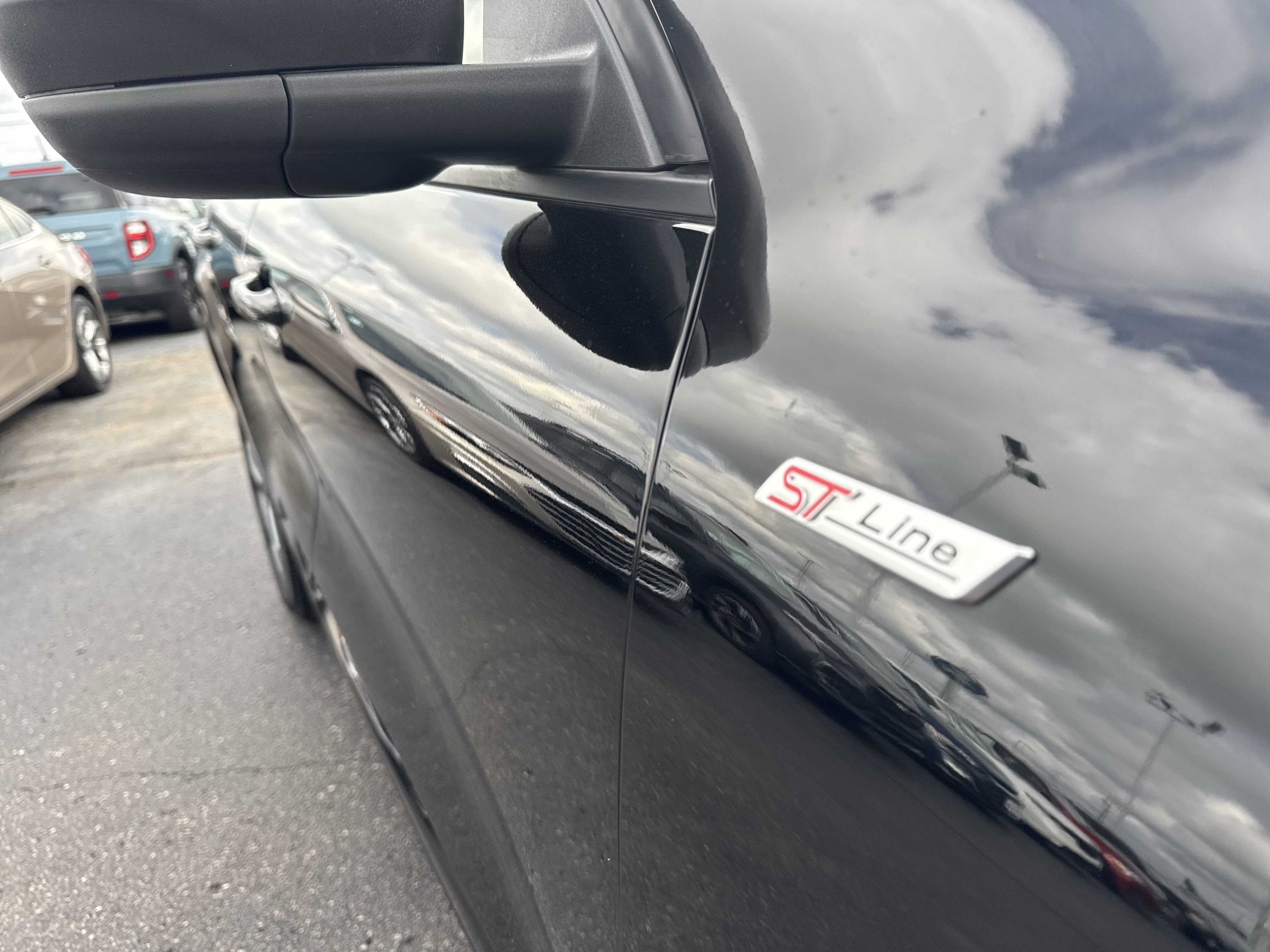 2023 Ford Escape ST-Line photo 3
