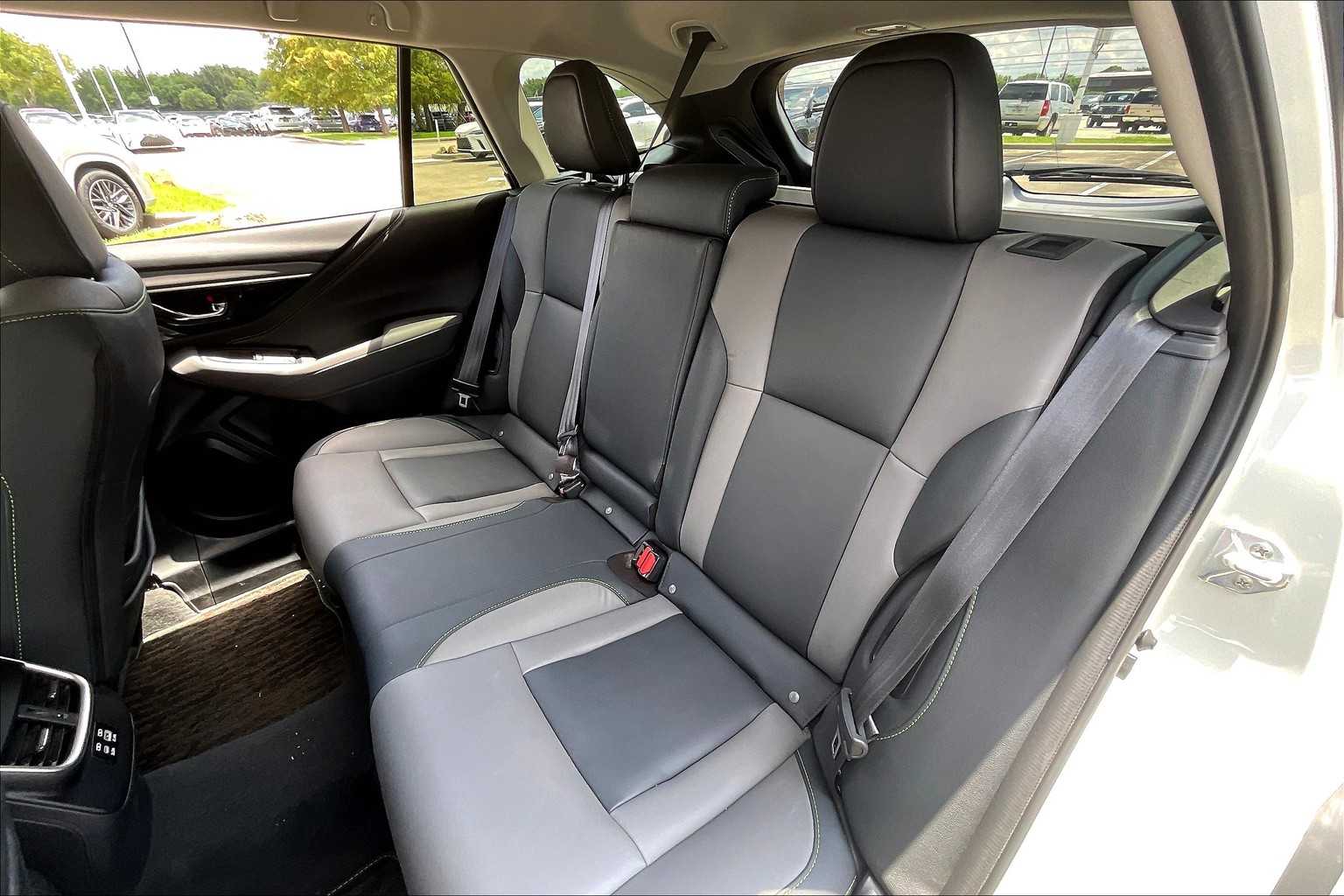 2024 Subaru Outback Onyx Edition photo 18