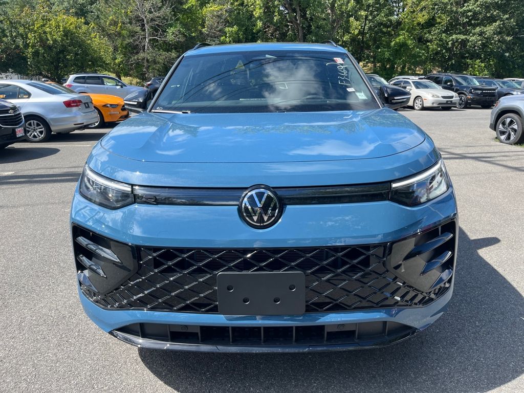 2025 Volkswagen Tiguan SE R-Line Black photo 3