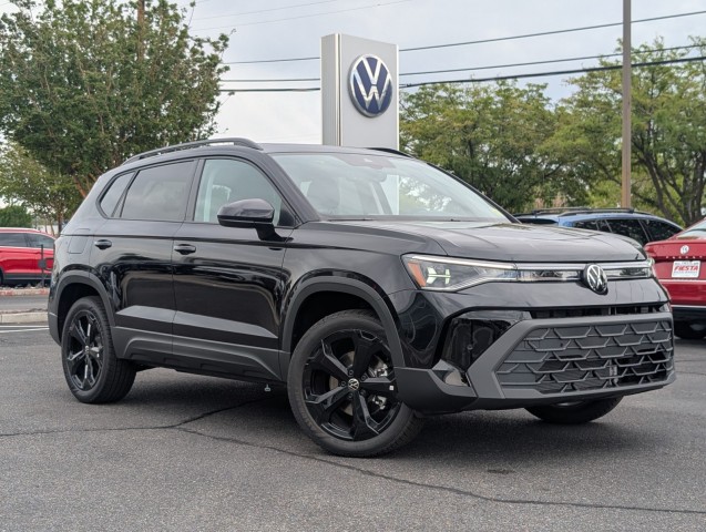 2025 Volkswagen Taos SE Black
