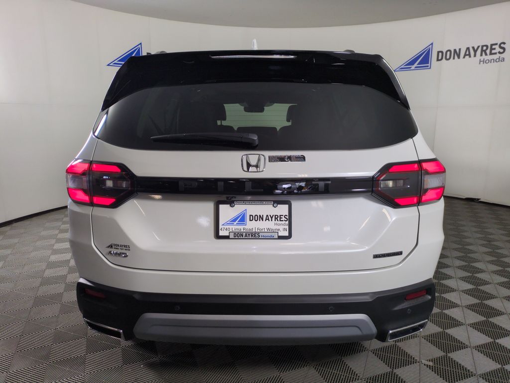 2025 Honda Pilot Touring photo 3