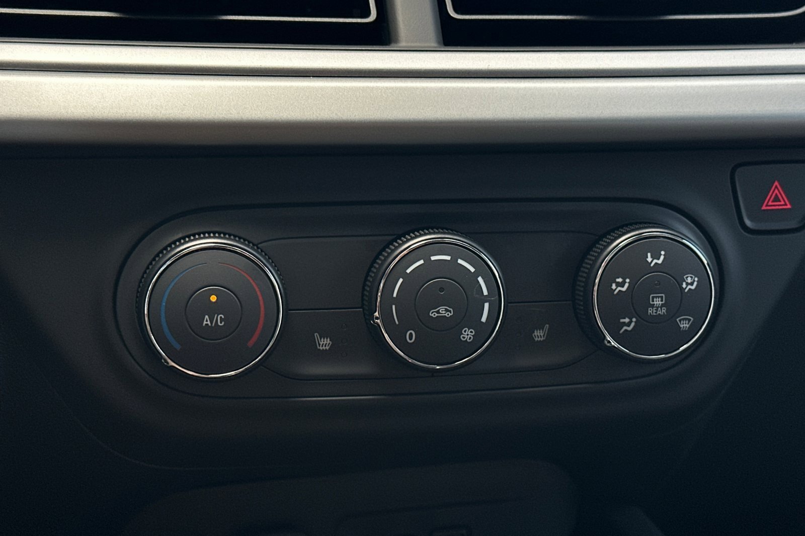 2025 Chevrolet Trax LS photo 19