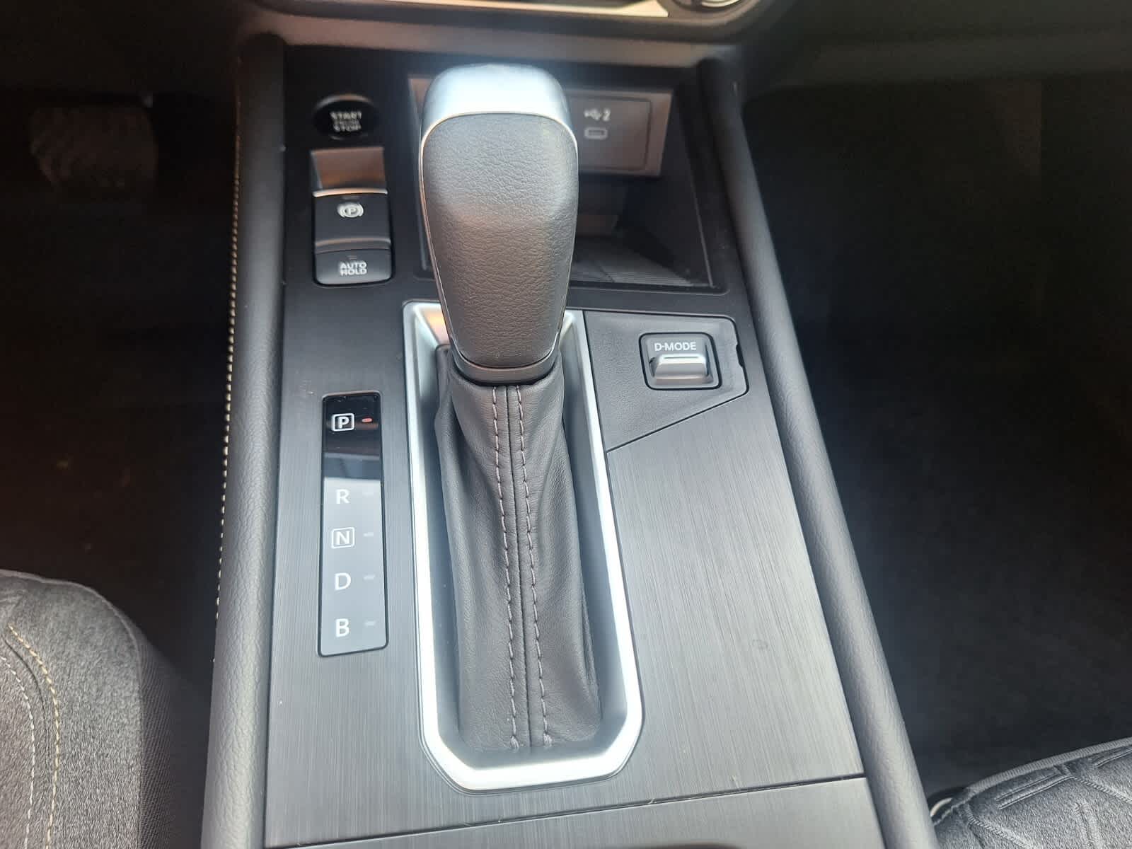 2025 Nissan Kicks SV photo 18