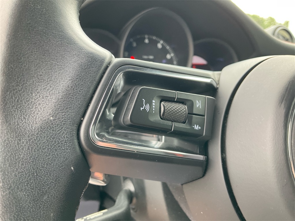 2023 Porsche Macan Base photo 31