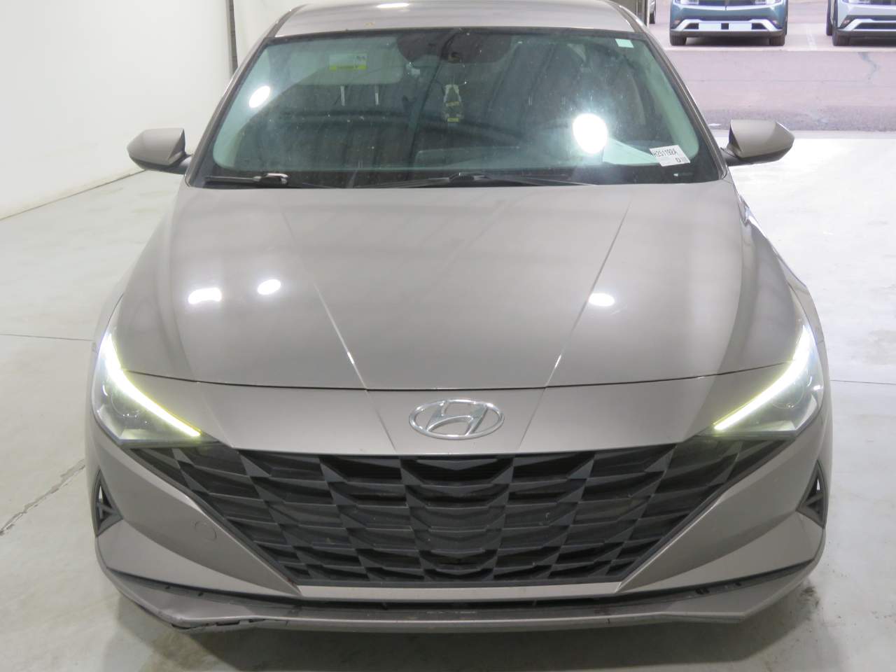 2023 Hyundai Elantra SEL photo 2