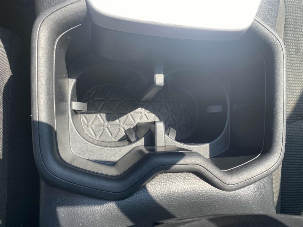 2023 Toyota RAV4 LE photo 17