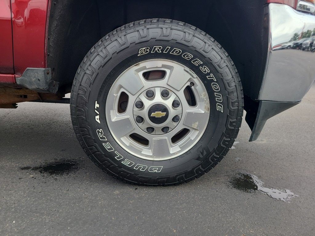 2015 Chevrolet Silverado 2500HD LT photo 12
