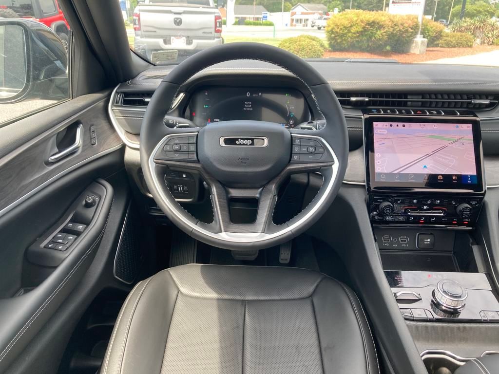 2024 Jeep Cherokee Limited 4xe photo 13