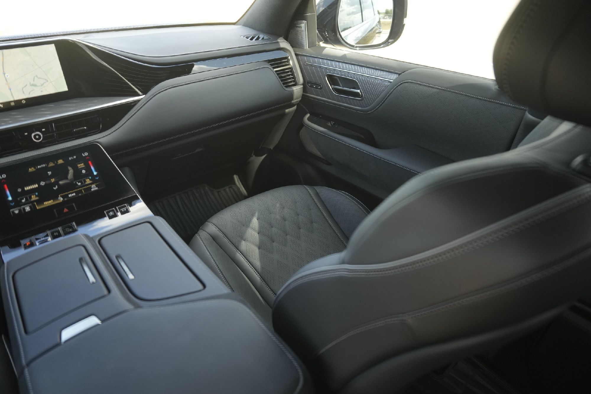 2025 Infiniti QX80 photo 17