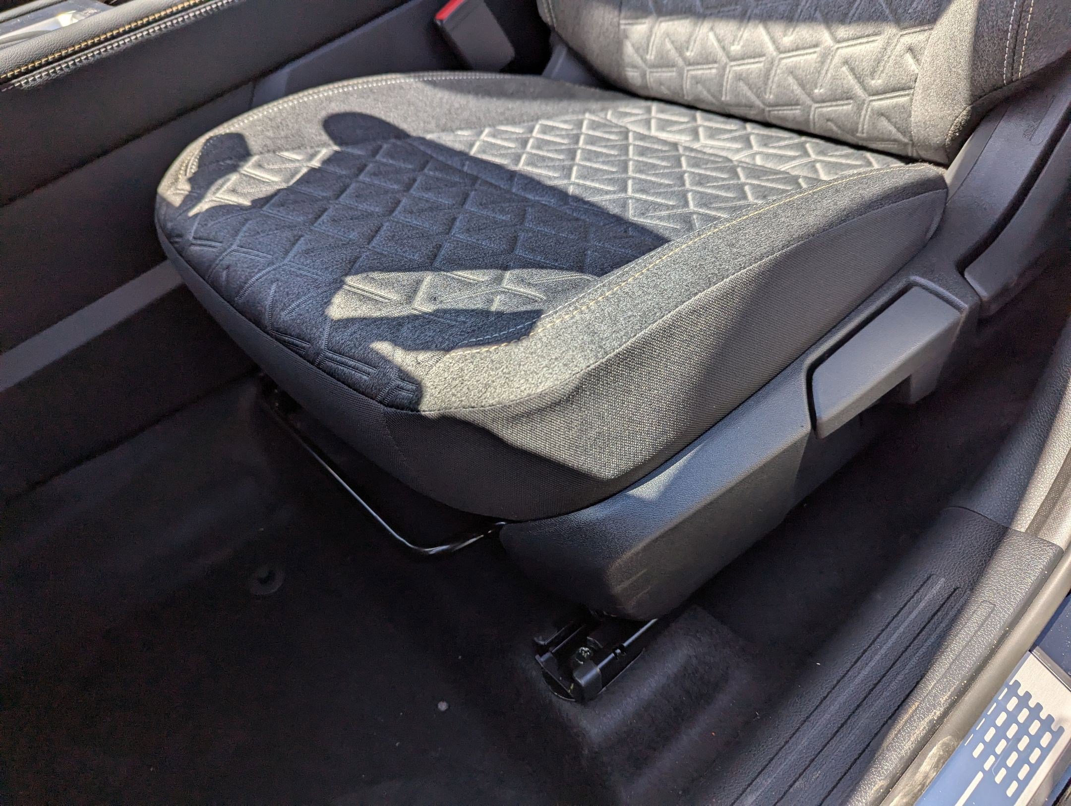 2025 Nissan Kicks SV photo 4