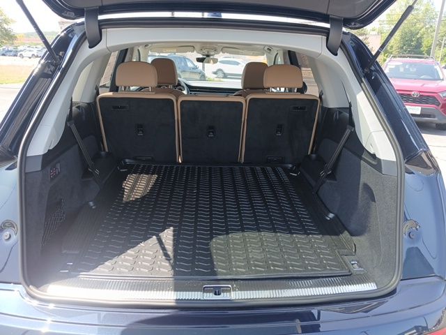 2025 Audi Q7 45 Premium Plus photo 10