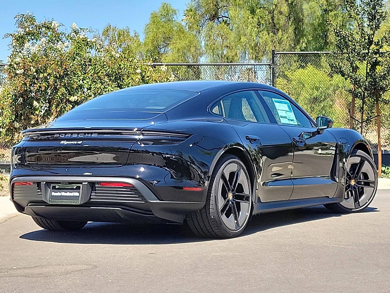 2025 Porsche Taycan photo 7
