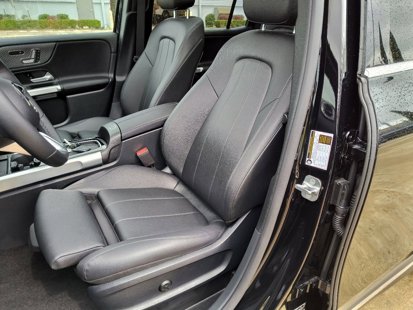 2024 Mercedes Benz GLB photo 6