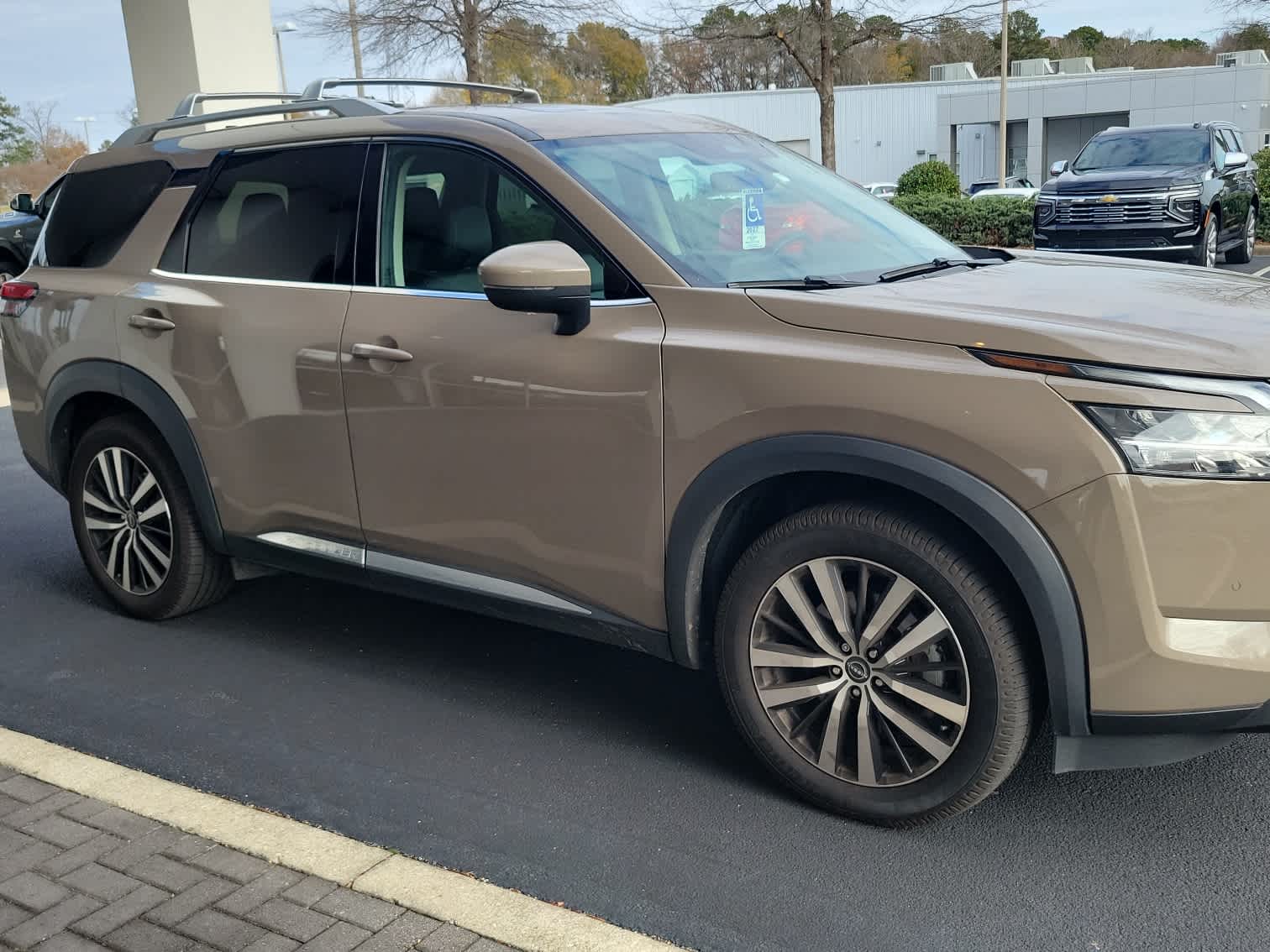 2023 Nissan Pathfinder Platinum