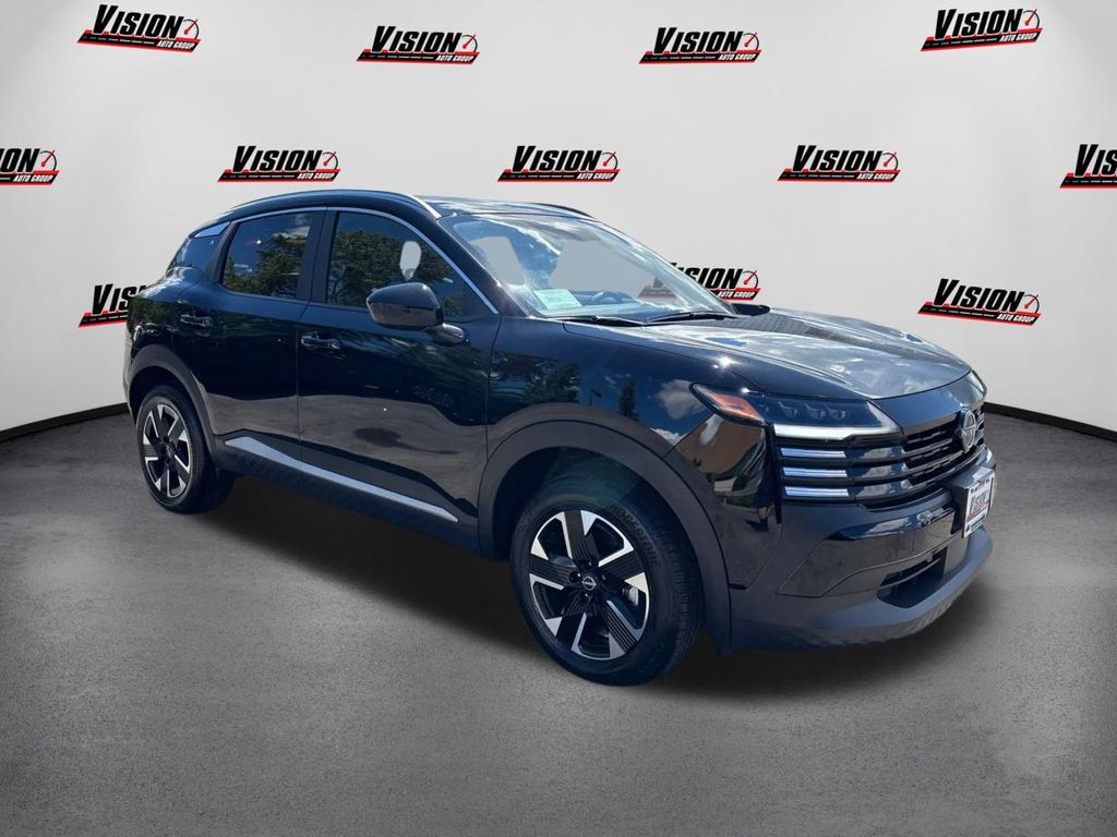 2025 Nissan Kicks SV photo 3