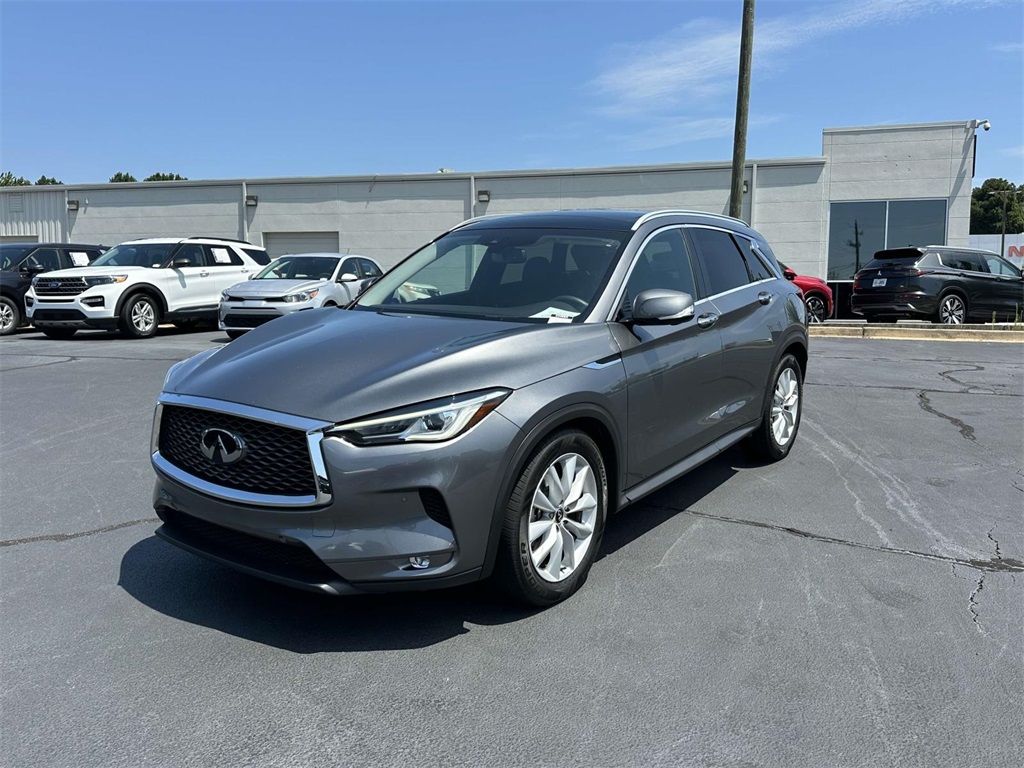 2019 Infiniti QX50 Essential photo 3