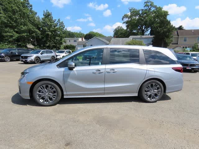 2025 Honda Odyssey Touring photo 3