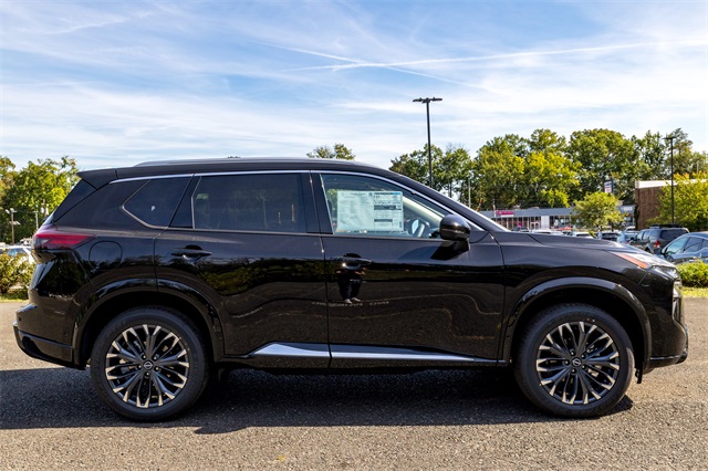 2026 Nissan Rogue Platinum photo 4