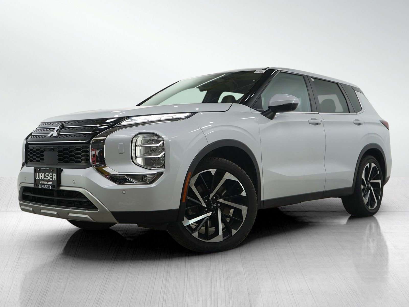 2022 Mitsubishi Outlander SE's photo