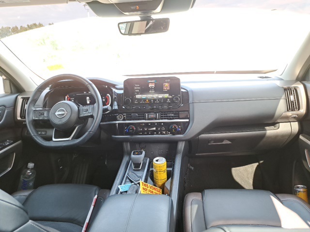 2024 Nissan Pathfinder Platinum photo 19