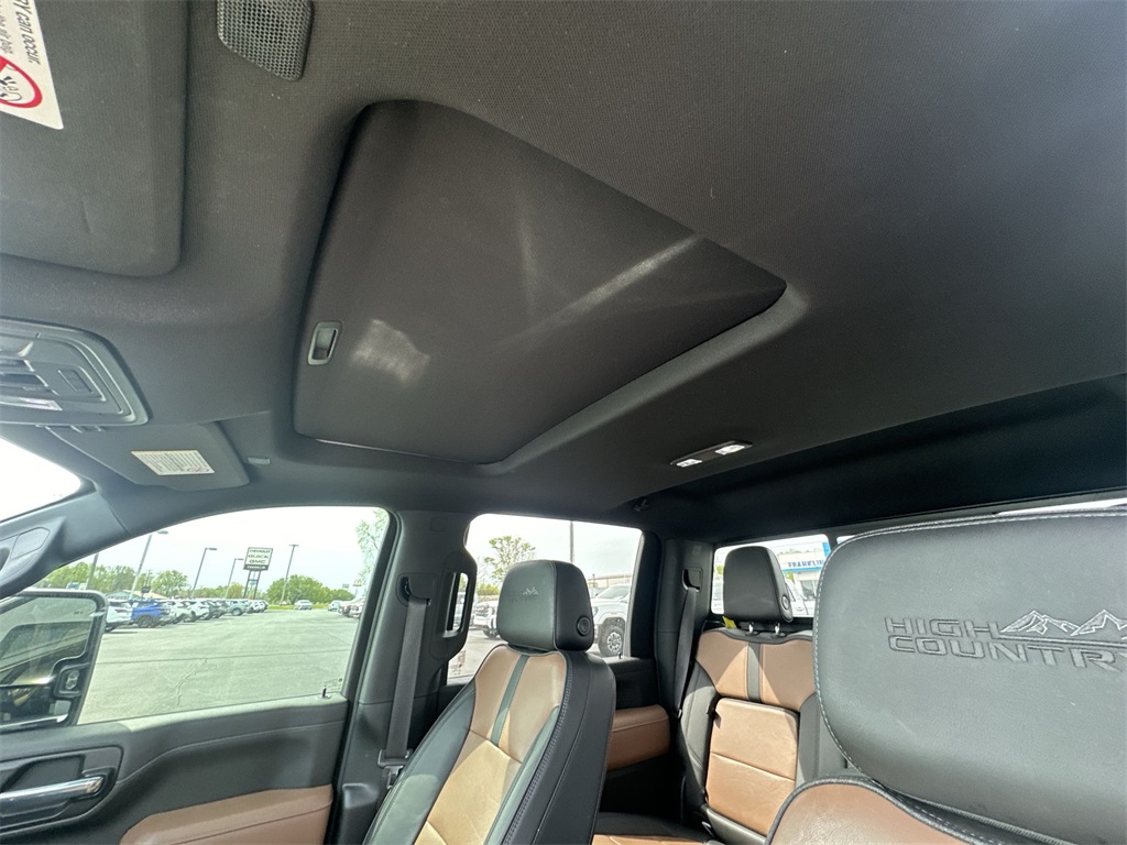 2022 Chevrolet Silverado 3500HD High Country photo 17