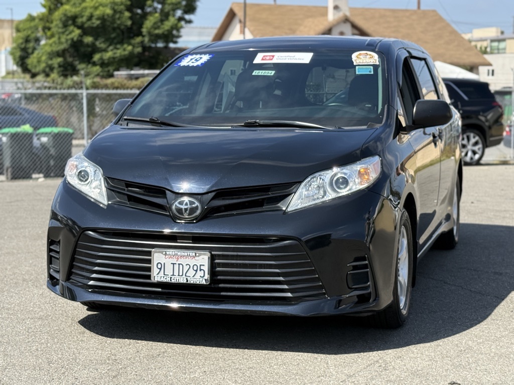 2019 Toyota Sienna L photo 4