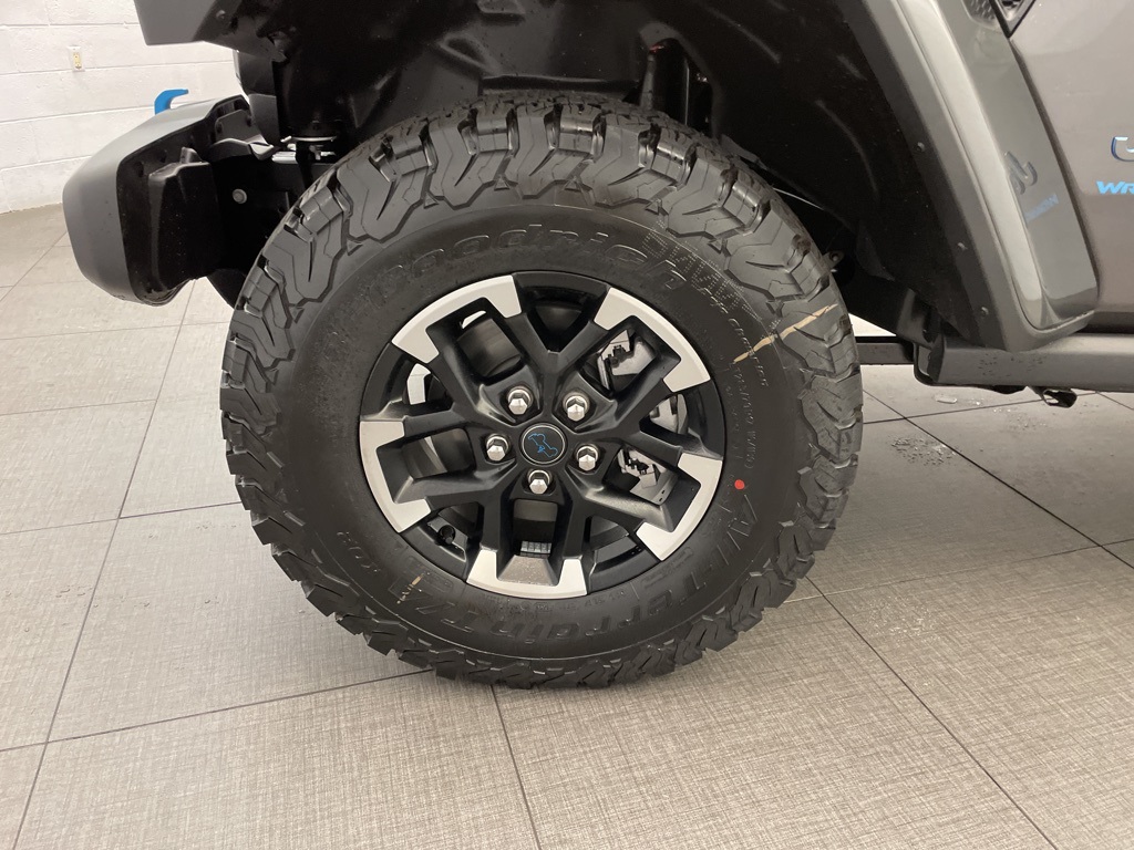 2025 Jeep Wrangler Rubicon 4xe photo 5