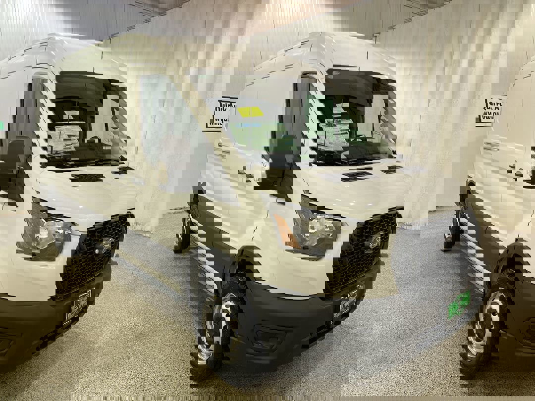 New 2025 OXFORD WHITE Ford BASE image 1