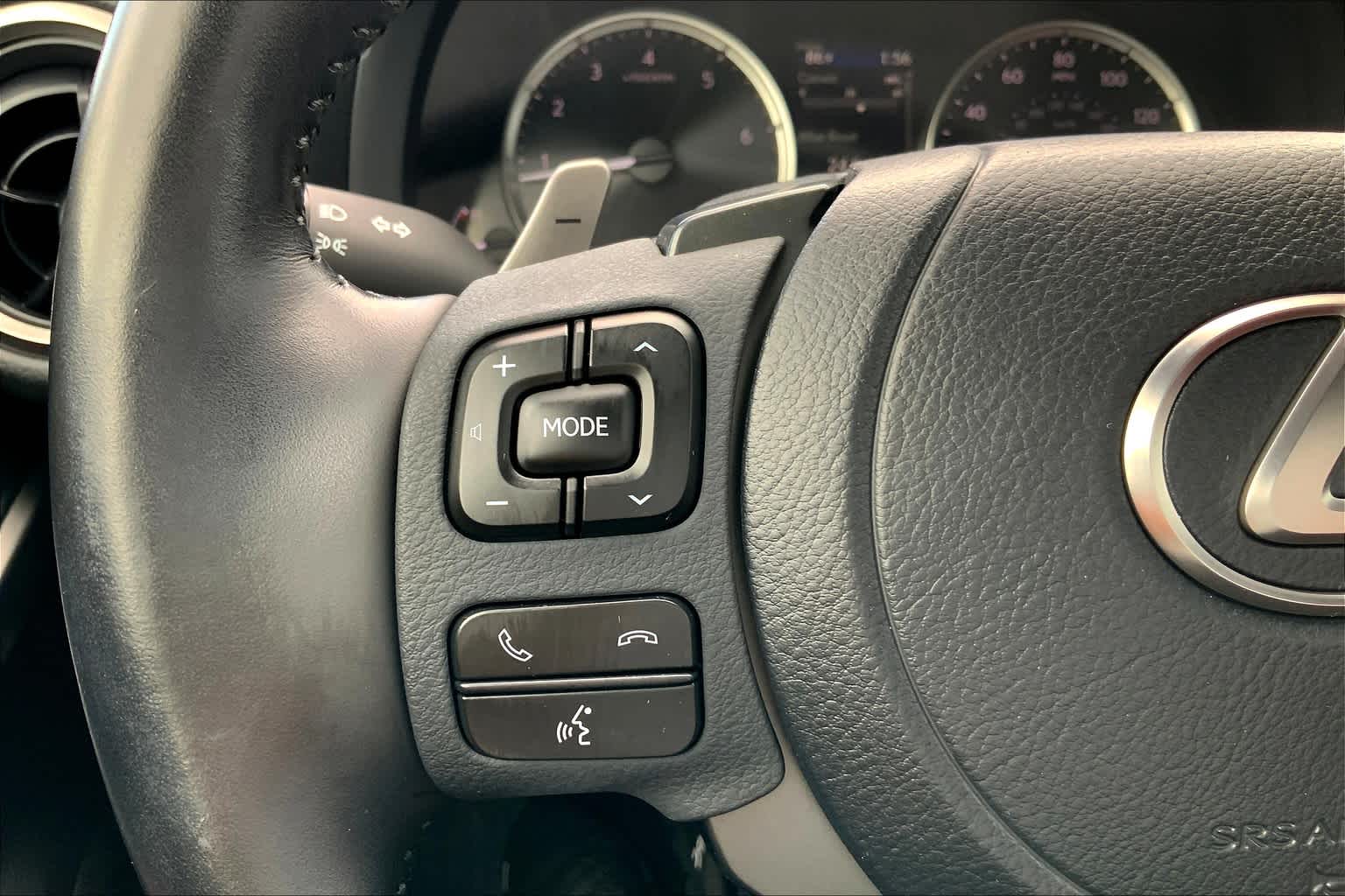 2021 Lexus IS 300 photo 21
