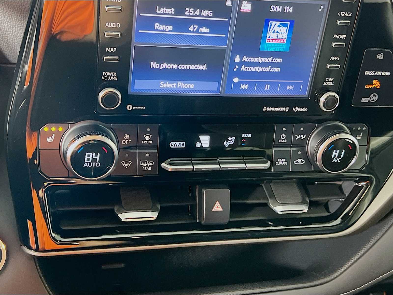 2020 Toyota Highlander XLE photo 15