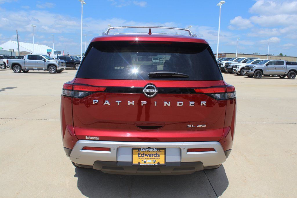 2022 Nissan Pathfinder SL photo 4