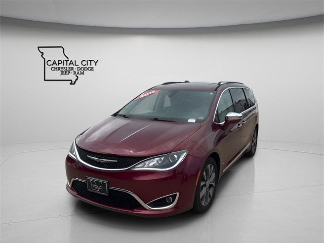 2017 Chrysler Pacifica Limited photo 3