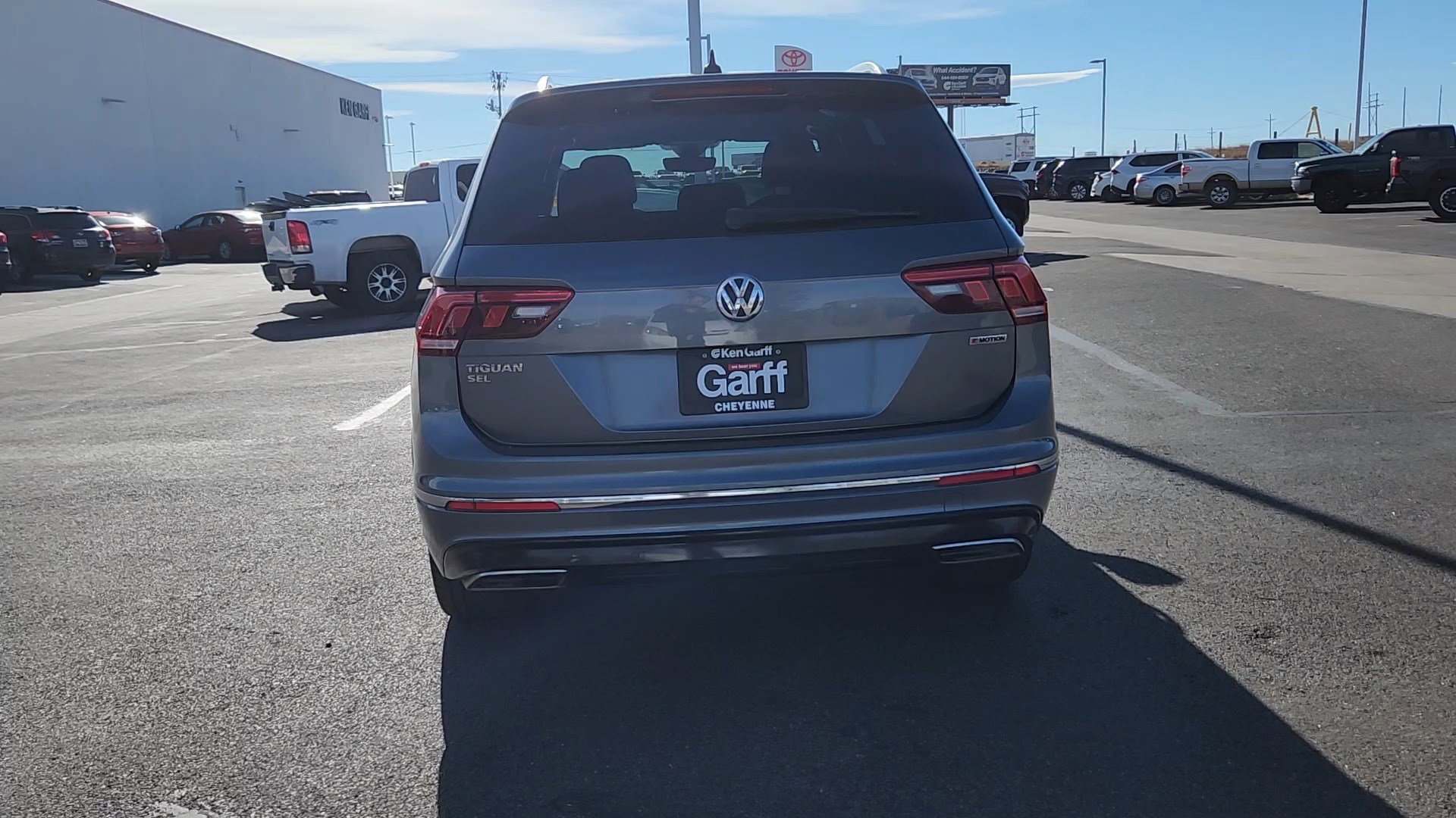 2021 Volkswagen Tiguan SEL Premium R-Line photo 3