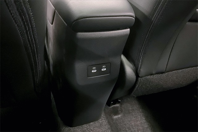 2025 Nissan Kicks SR photo 21