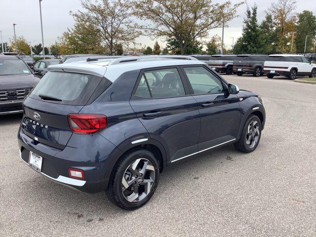 2026 Hyundai Venue SEL photo 2