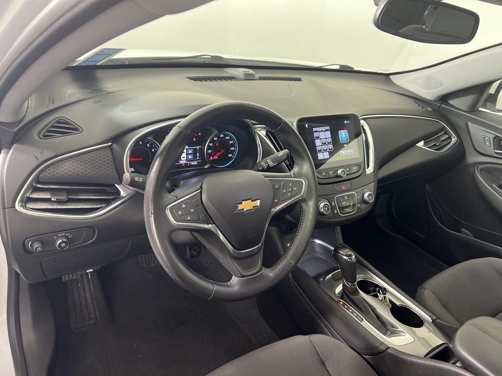 2018 Chevrolet Malibu 1LT photo 3