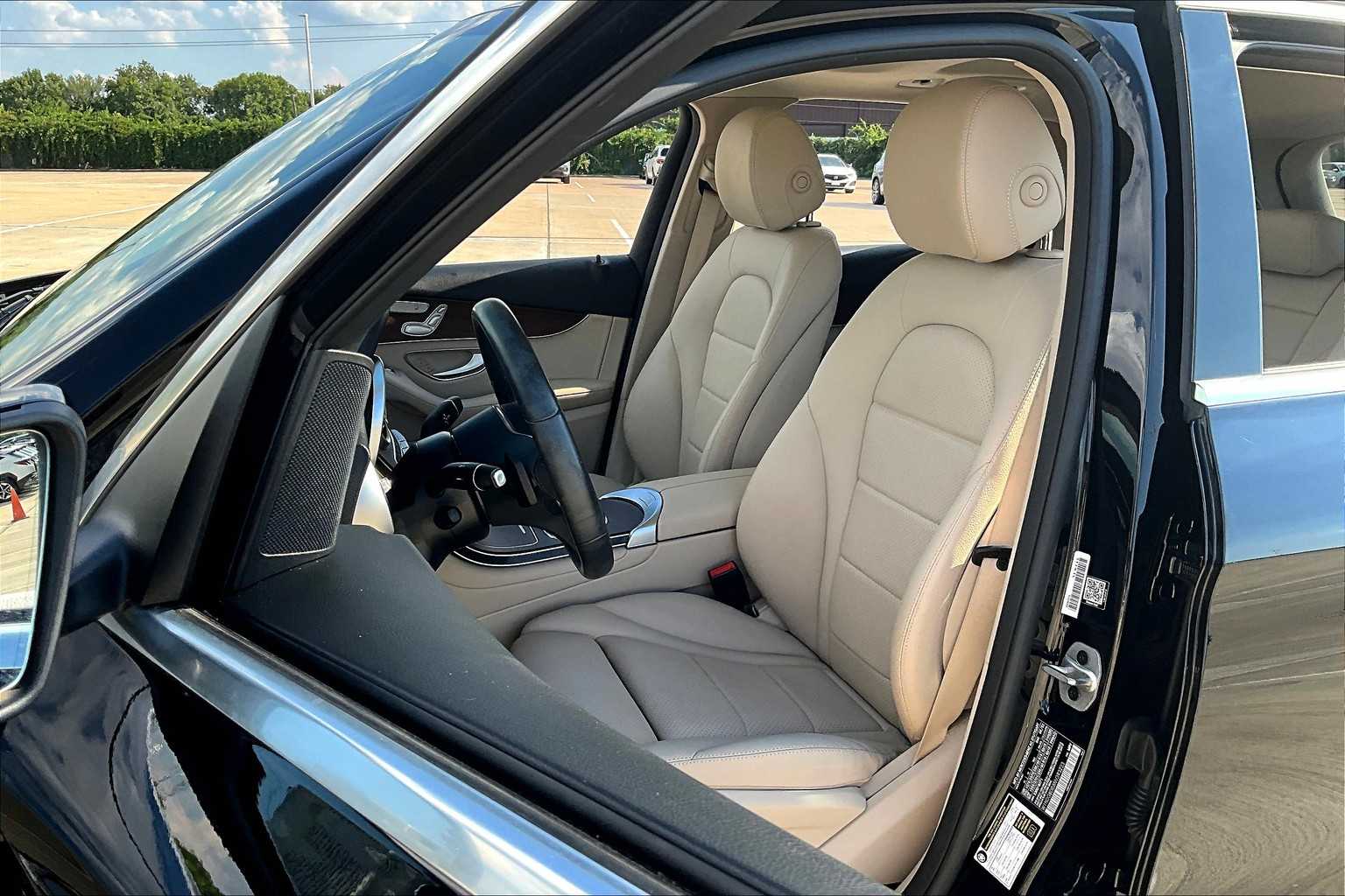 2022 Mercedes Benz GLC 300 photo 7