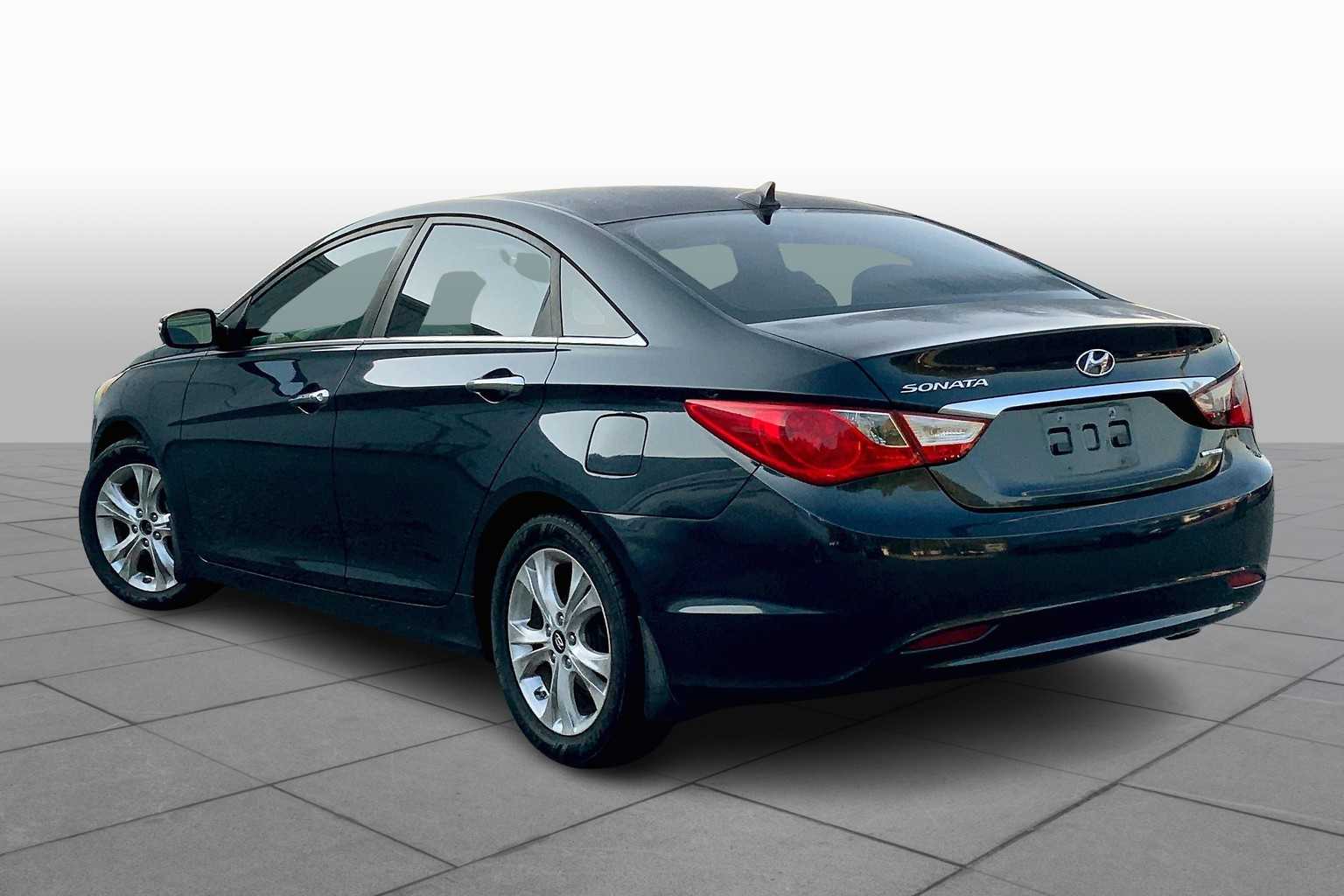 2011 Hyundai Sonata photo 11