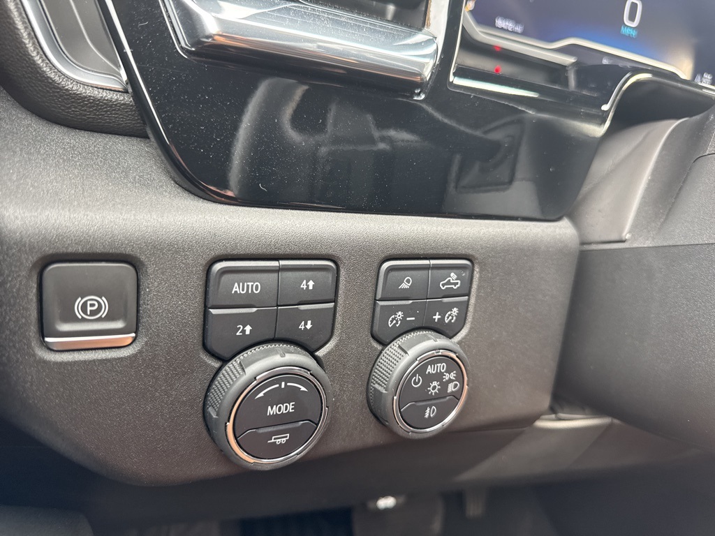 2023 Chevrolet Silverado 1500 LTZ photo 11