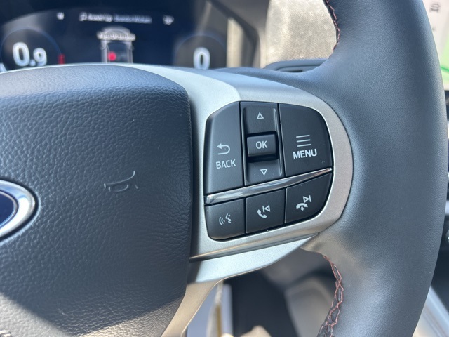 2025 Ford Explorer photo 26