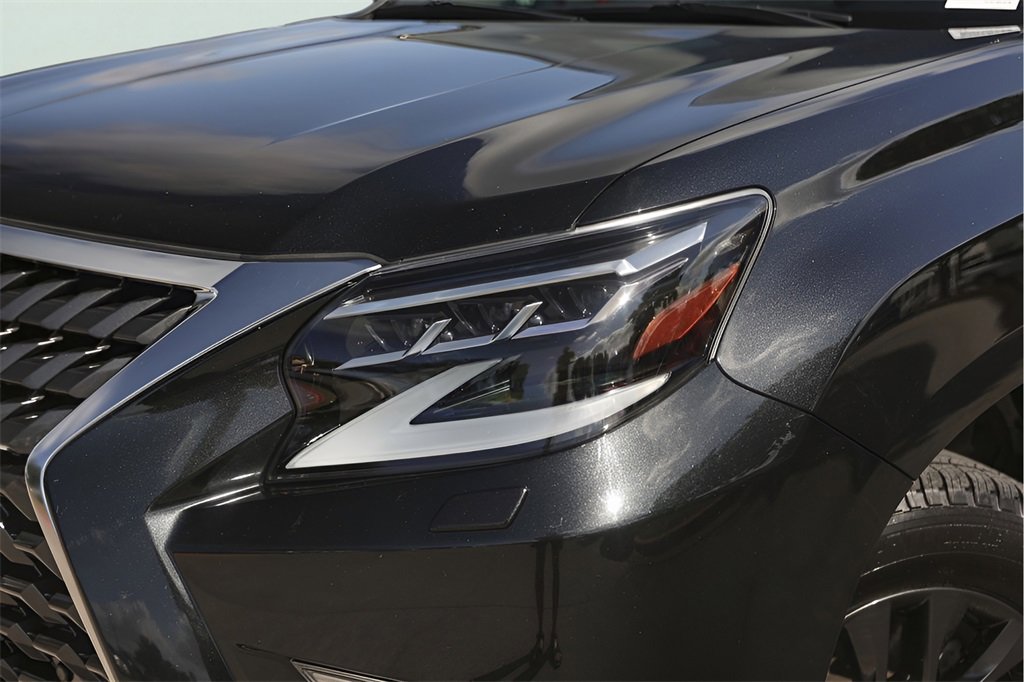 2023 Lexus GX Premium photo 2