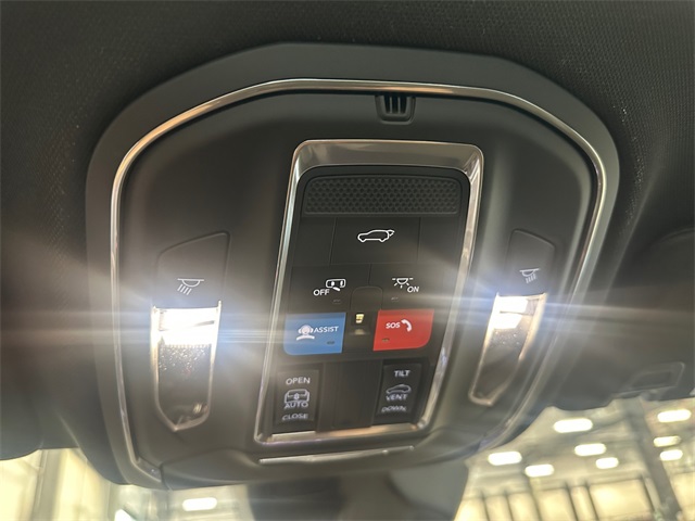 2025 Jeep Grand Cherokee Altitude photo 27