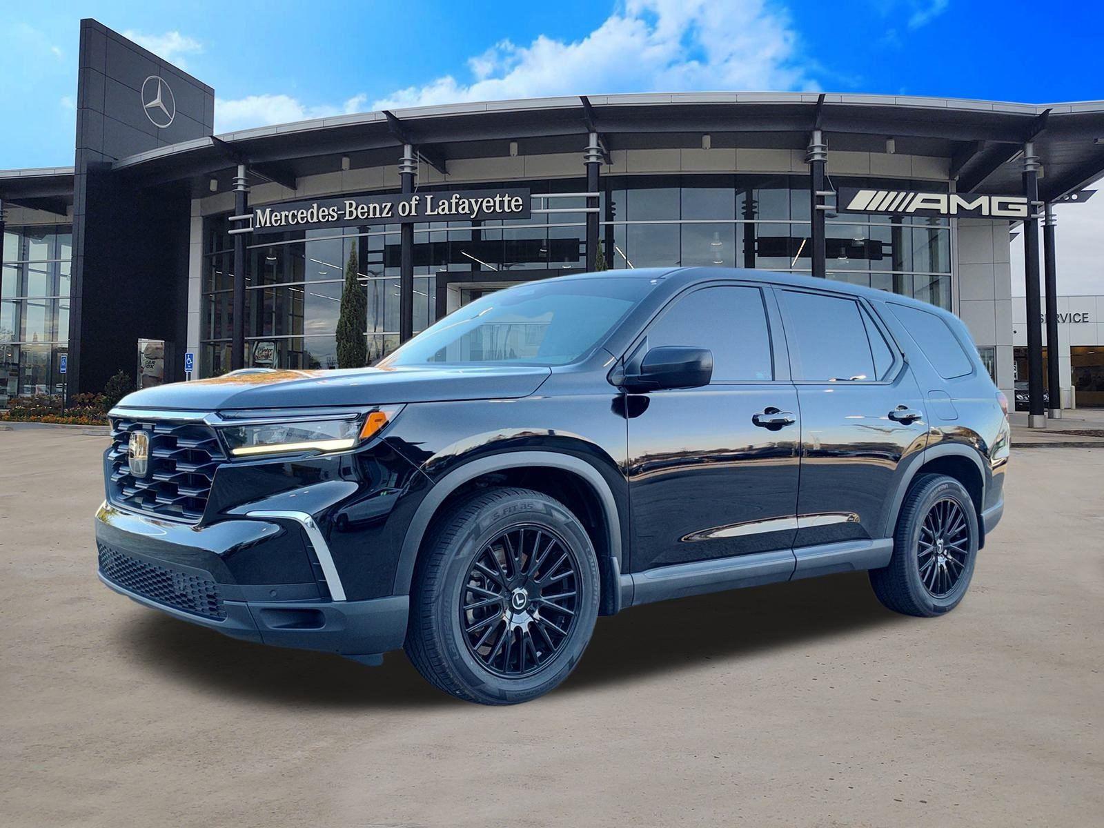 2023 Honda Pilot LX's photo