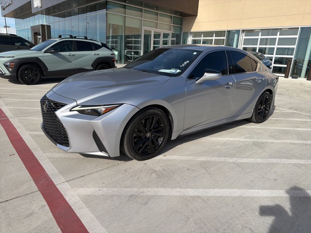 2021 Lexus IS 300's photo