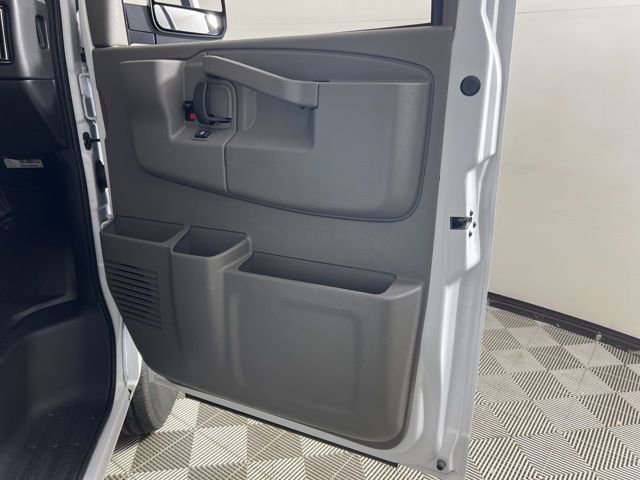 2025 Chevrolet Express Cargo 2500 photo 18